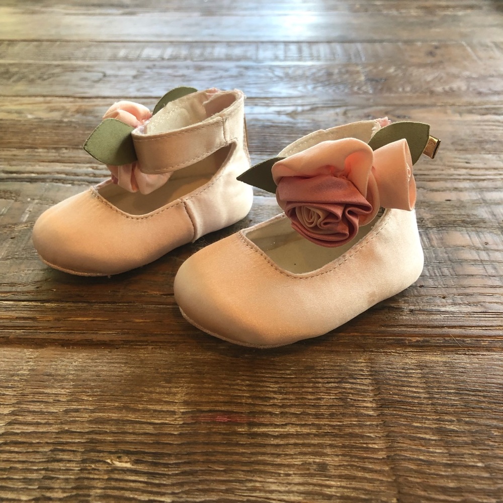 Baby girl Stuart Weitzman Size 1 shoes